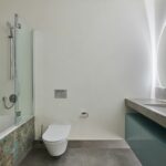 A photo of a bathroom