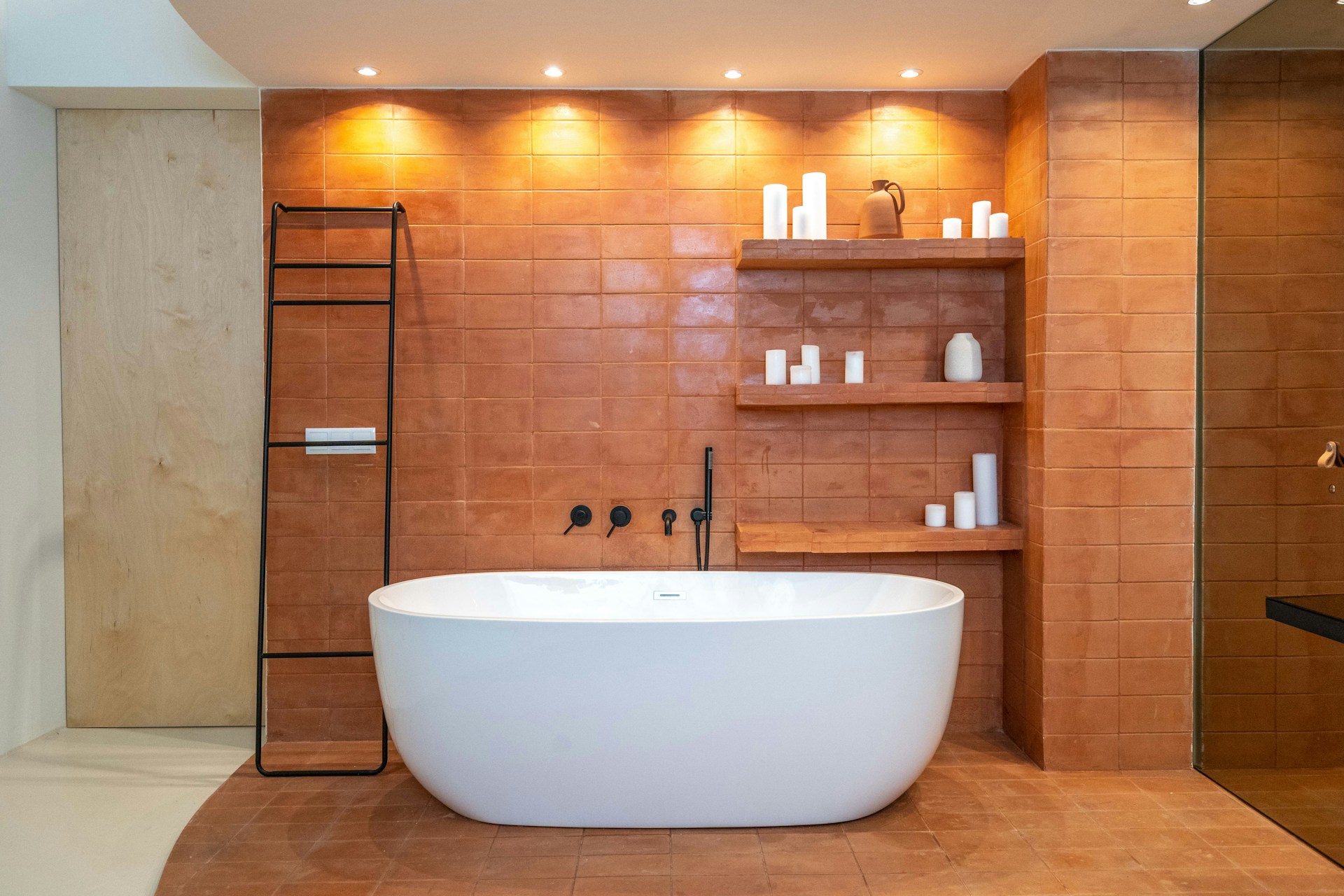 Seated Bathing Tubs: Features, Types, and Benefits Explained