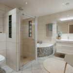 A photo of a bathroom