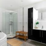 A photo of a bathroom
